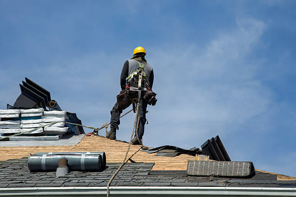 Professional Gutter Installation technician working in Essex, IA